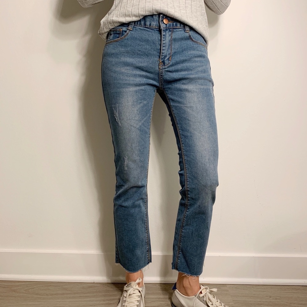 Light washed jeans (straight leg)